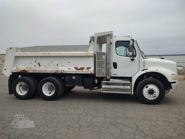2009 Freightliner Dump Truck for sale — view 2