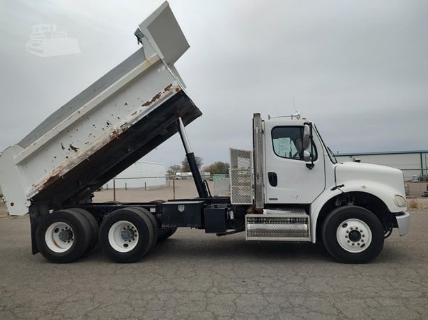 2009 Freightliner Dump Truck for sale — view 5