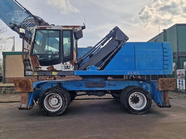 2009 Fuchs MHL360 Excavator - Wheel for sale — view 3
