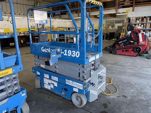 2018 Genie Scissorlift for sale — view 2