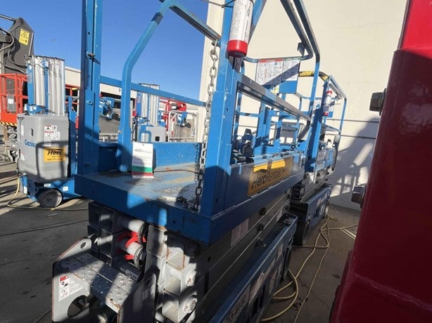 2018 Genie Scissorlift for sale — view 4