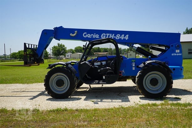 2019 Genie GTH844 Telehandler for sale — view 3