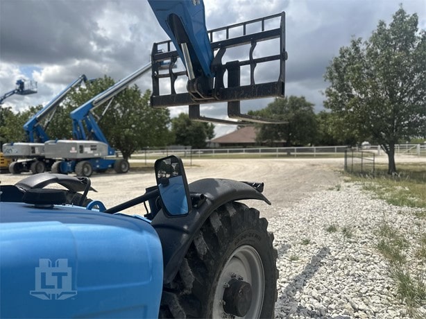 2015 Genie GTH844 Telehandler for sale — view 3