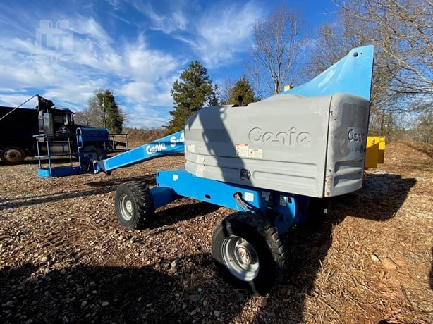 2011 Genie S40 Boom Lift - Telescopic for sale — view 3