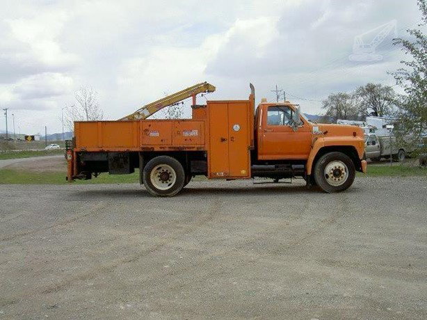 1992 IMT Boom Truck - Mounted for sale — view 4
