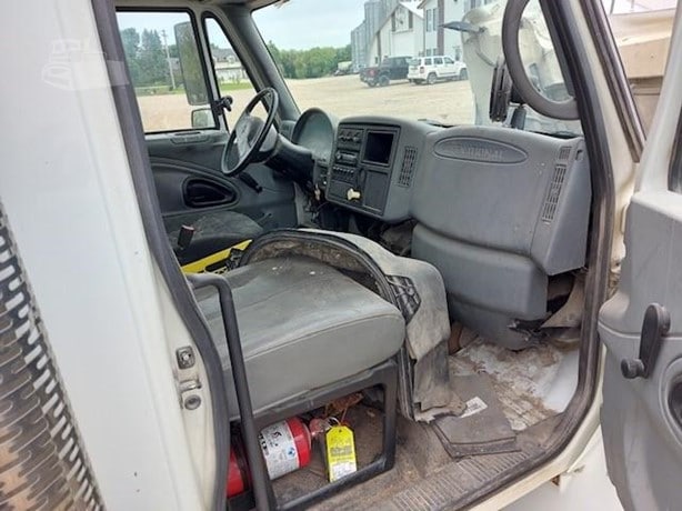 2005 International Dump Truck for sale — view 5