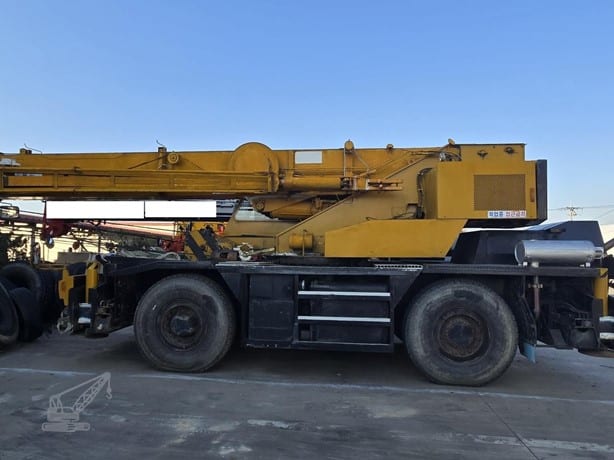 1992 Kato KR35H-3 Rough Terrain Crane for sale
