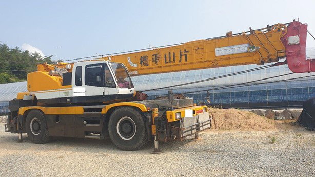 1996 Kato KR50H Rough Terrain Crane for sale — view 2