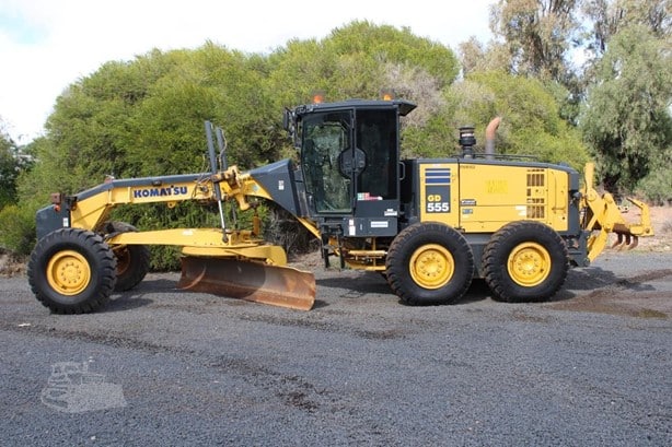 2016 Komatsu GD555-5 Road - Motor Grader for sale — view 2