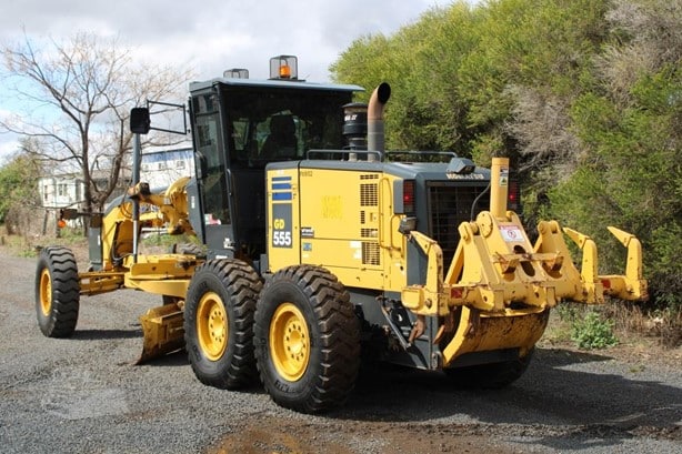 2016 Komatsu GD555-5 Road - Motor Grader for sale — view 3