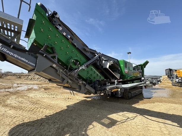 2024 Mccloskey I44RV3HD Quarry - Crusher for sale — view 3