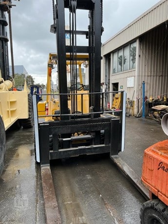 1995 Mitsubishi FD70 Gas Forklift for sale — view 2