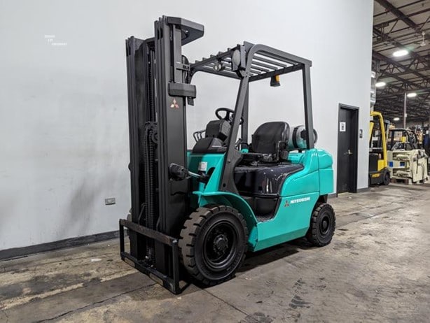 2015 Mitsubishi FG25N Gas Forklift for sale — view 2