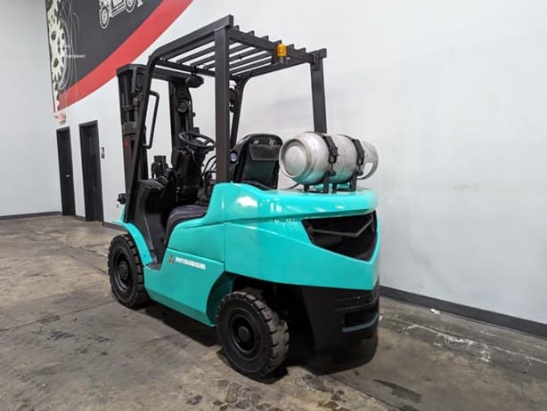 2015 Mitsubishi FG25N Gas Forklift for sale — view 3