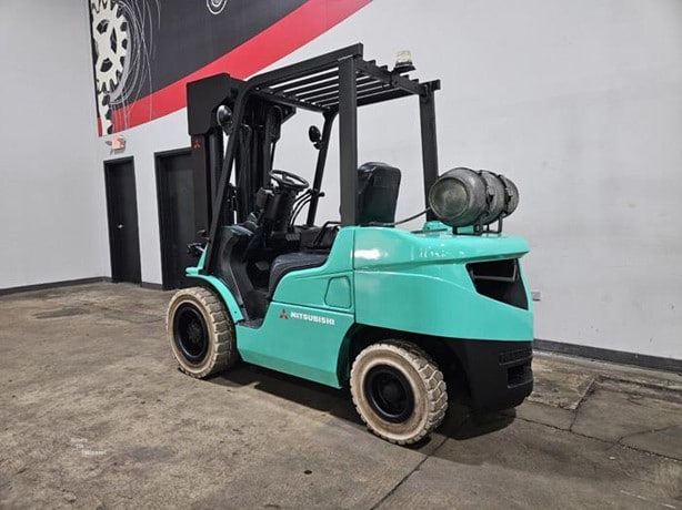2012 Mitsubishi FG30N Gas Forklift for sale — view 2