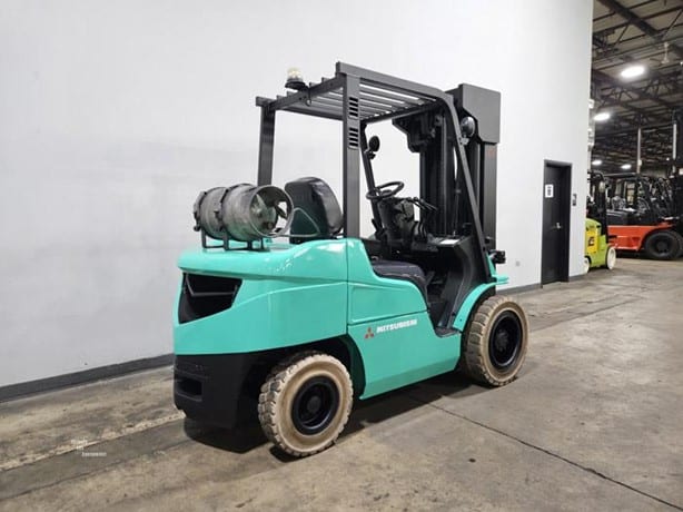 2012 Mitsubishi FG30N Gas Forklift for sale — view 3