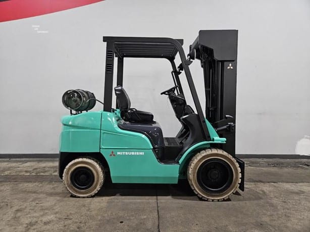 2012 Mitsubishi FG30N Gas Forklift for sale — view 4