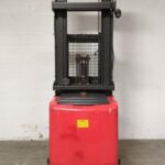 2015 Raymond 540V140 Order Picker for sale — view 3