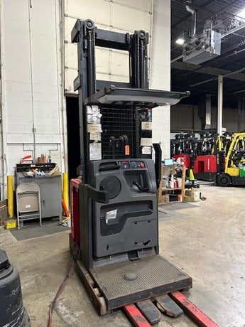 2015 Raymond Scissorlift for sale — view 3