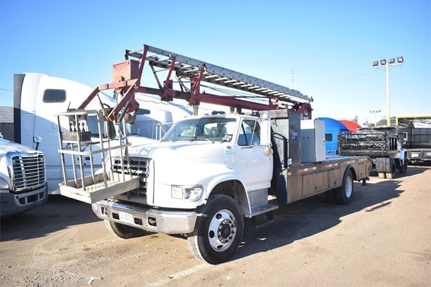 1995 Skyhoist SR53 Aerial Platform Lift Truck for sale — view 2