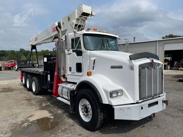 2001 Terex Boom Truck - Mounted for sale — view 2