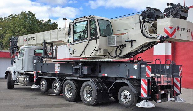 2016 Terex Boom Truck - Mounted for sale — view 4