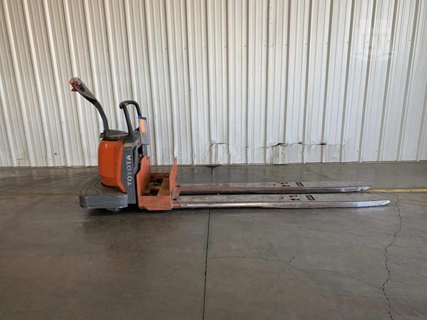 2014 Toyota 8HBW23 Pallet Truck for sale