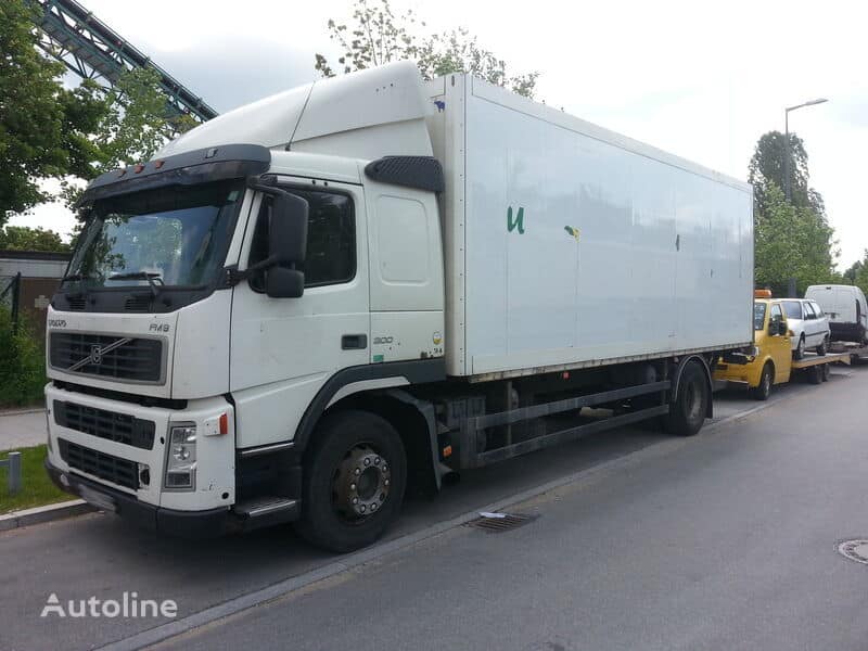 2003 Volvo FM 9 300 Box Truck for sale