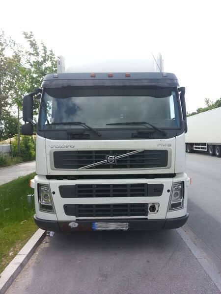 2003 Volvo FM 9 300 Box Truck for sale — view 3
