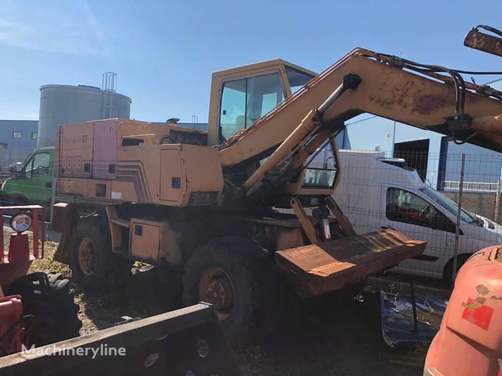 1994 Case 888 II Excavator - Wheel for sale — view 3