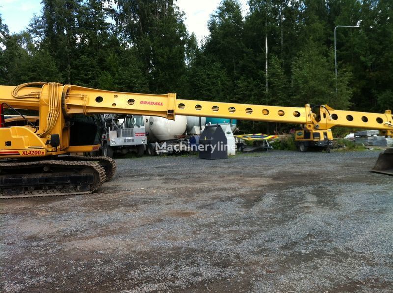 2004 Gradall XL4200-II Excavator - Tracked for sale — view 2