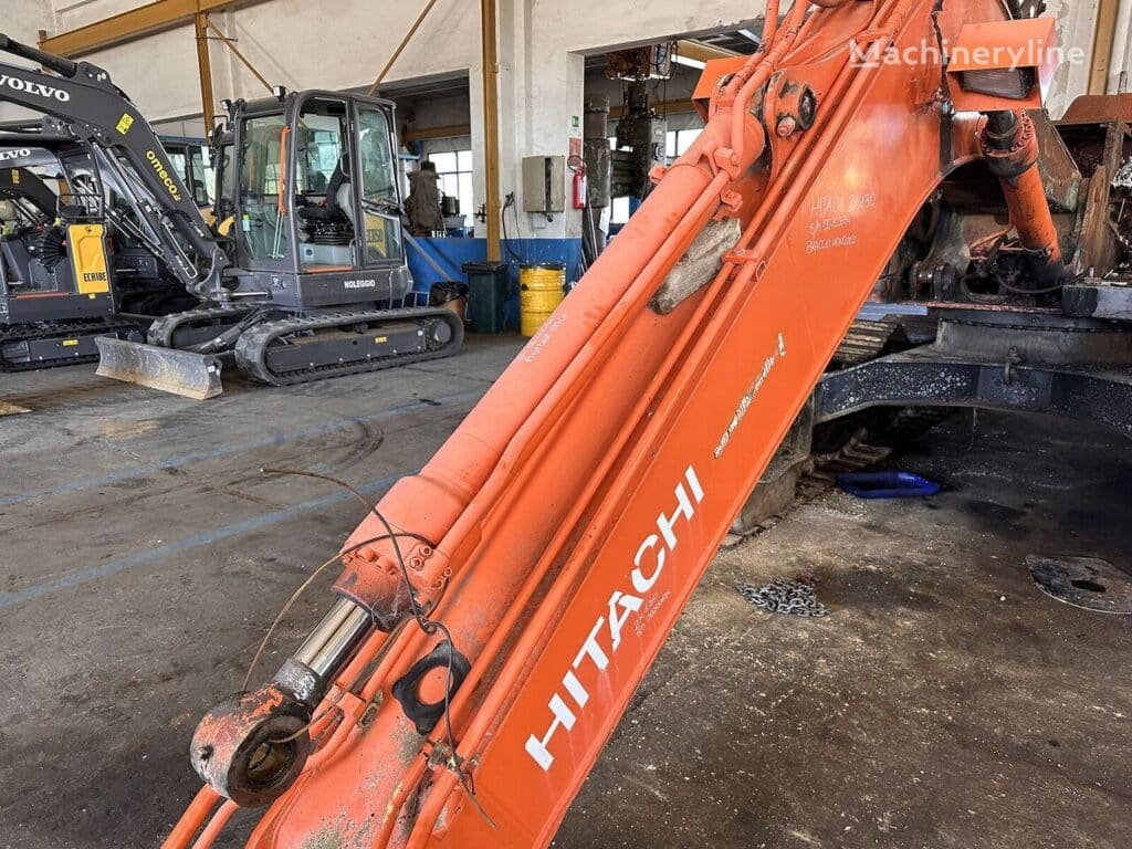 2005 Hitachi ZX130 Excavator - Tracked for sale — view 4