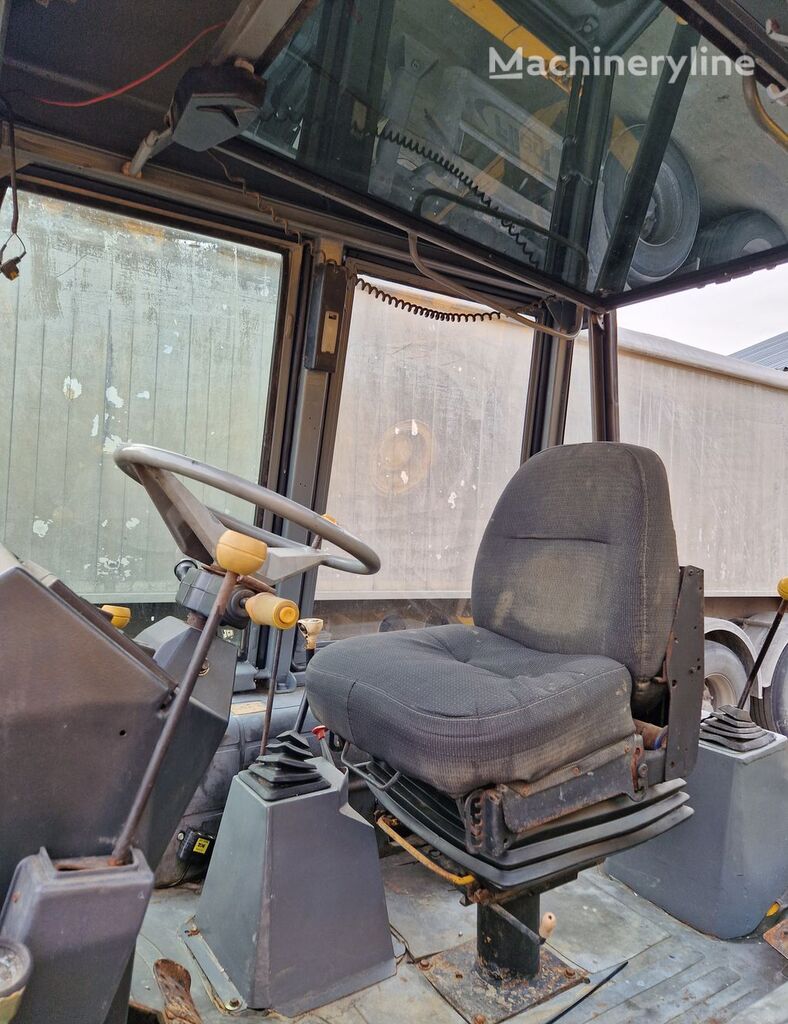 1990 JCB Loader - Backhoe for sale — view 2