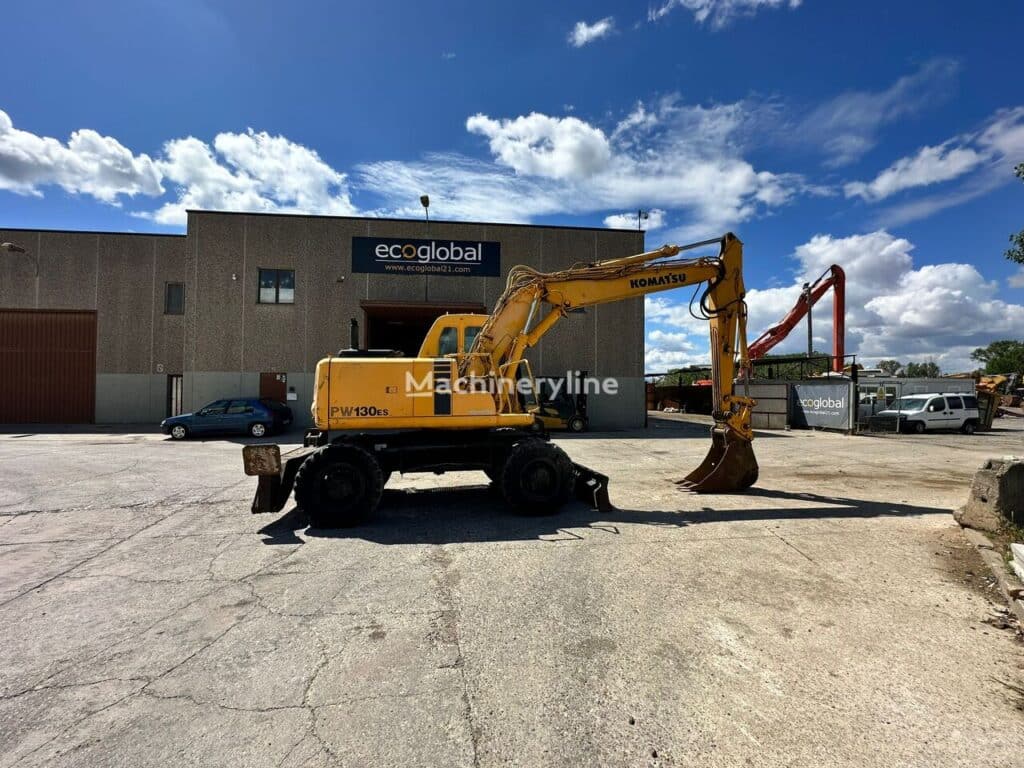 2000 Komatsu Excavator - Wheel for sale — view 4