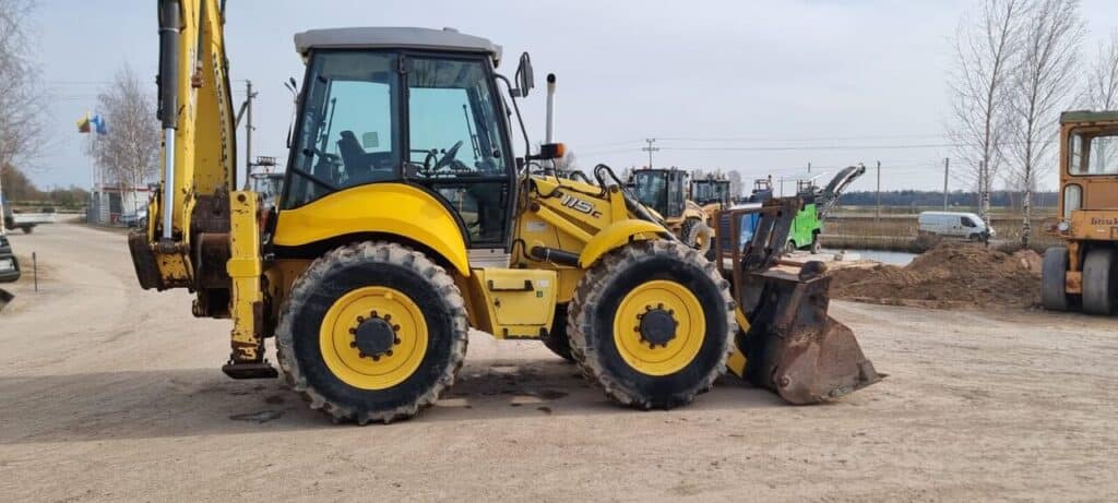 2014 New Holland B115 C Loader - Backhoe for sale — view 4