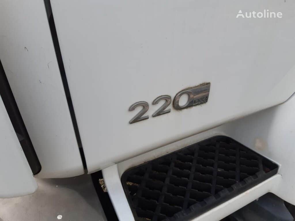 2009 Renault Midlum 220 DXI Refrigerated Truck for sale — view 2