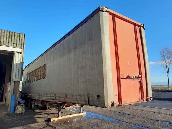 2001 Renders 12.27E Semi Trailer - Curtainside for sale — view 2