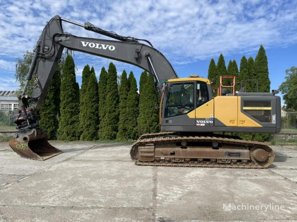 2016 Volvo Excavator - Tracked for sale — view 2