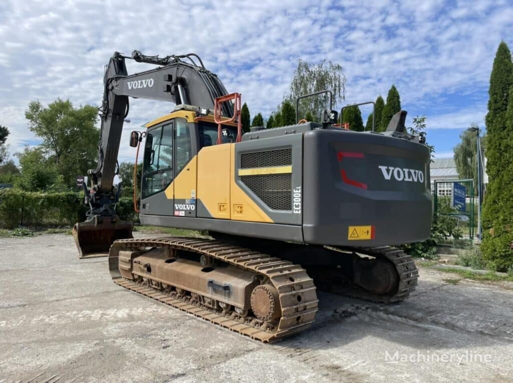 2016 Volvo Excavator - Tracked for sale — view 4