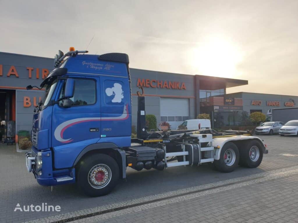 2013 Volvo FH 16 750 Hook Lift Truck for sale — view 2