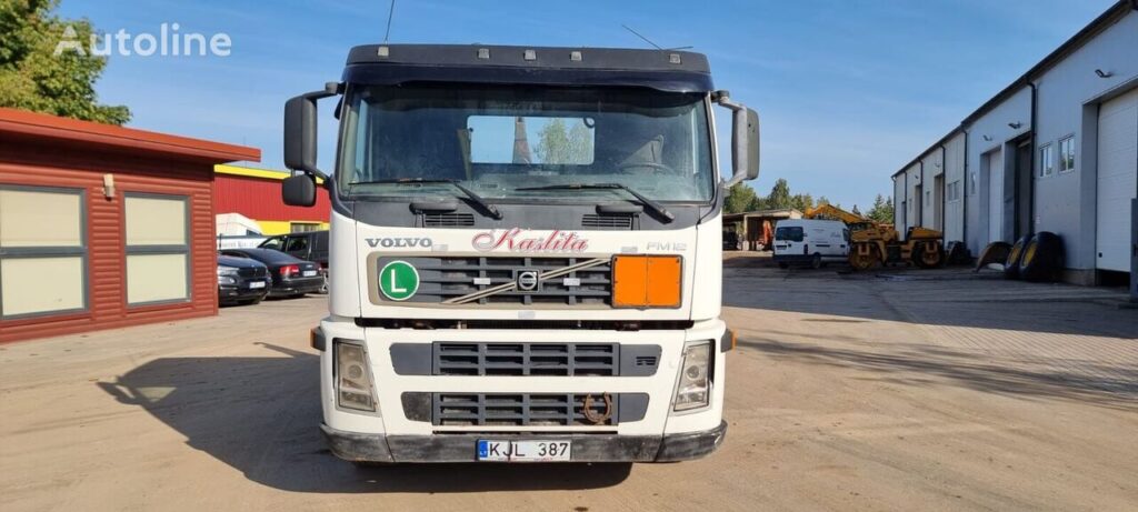 2006 Volvo Hook Lift Truck for sale — view 2