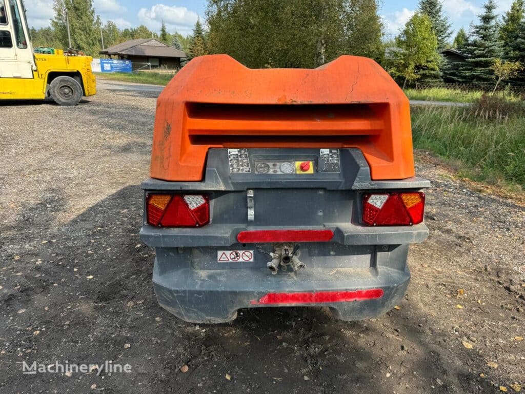 2017 Atlas Copco XAS 68 Compressor - Mobile for sale — view 4