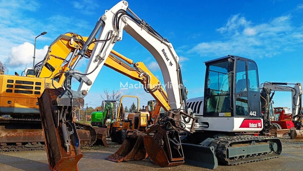 2004 Bobcat 444 F2 Excavator - Mini for sale — view 2