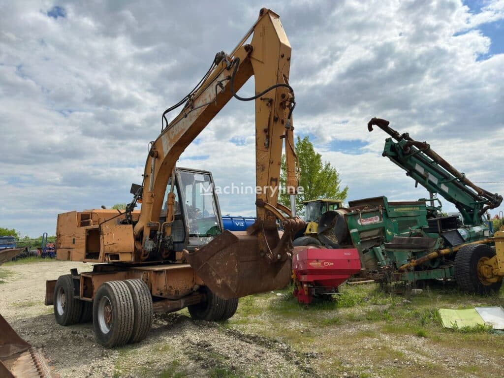 1997 Case 5880 KG Excavator - Wheel for sale — view 2