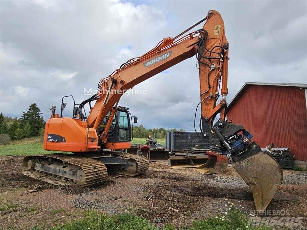 2013 Doosan Excavator - Tracked for sale — view 2