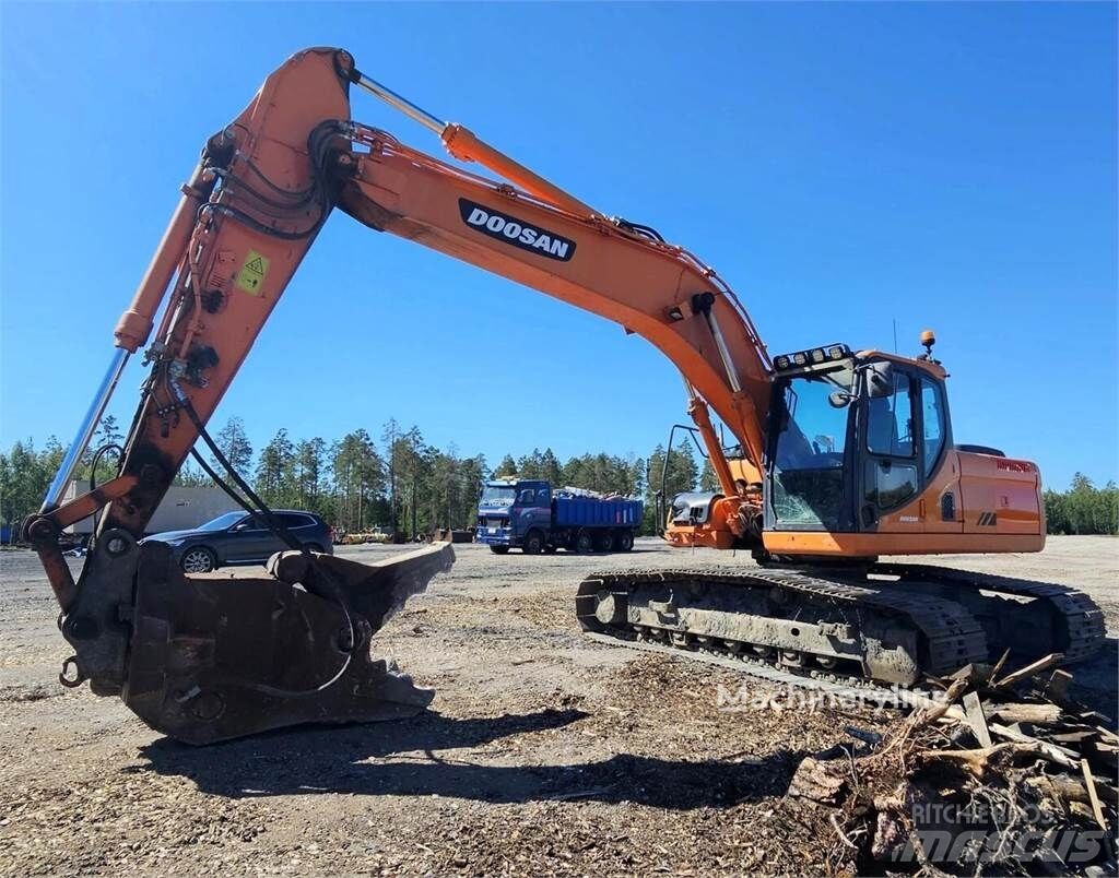2013 Doosan Excavator - Tracked for sale — view 2
