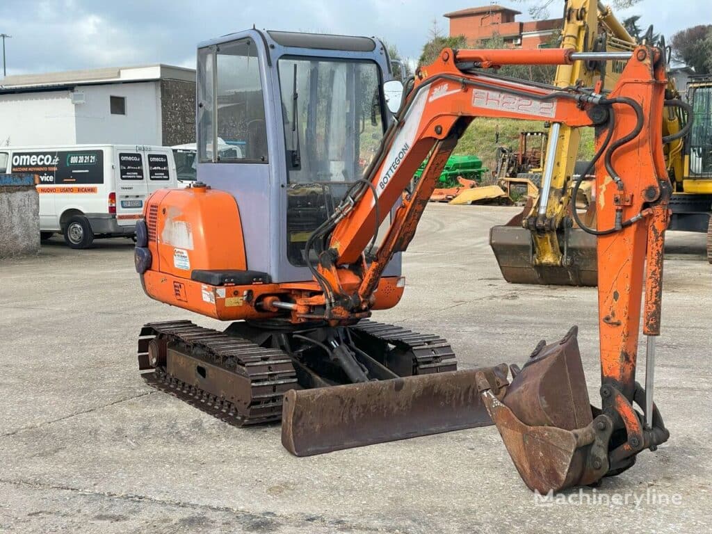 2000 Fiat-Hitachi FH22.2 Excavator - Mini for sale — view 2