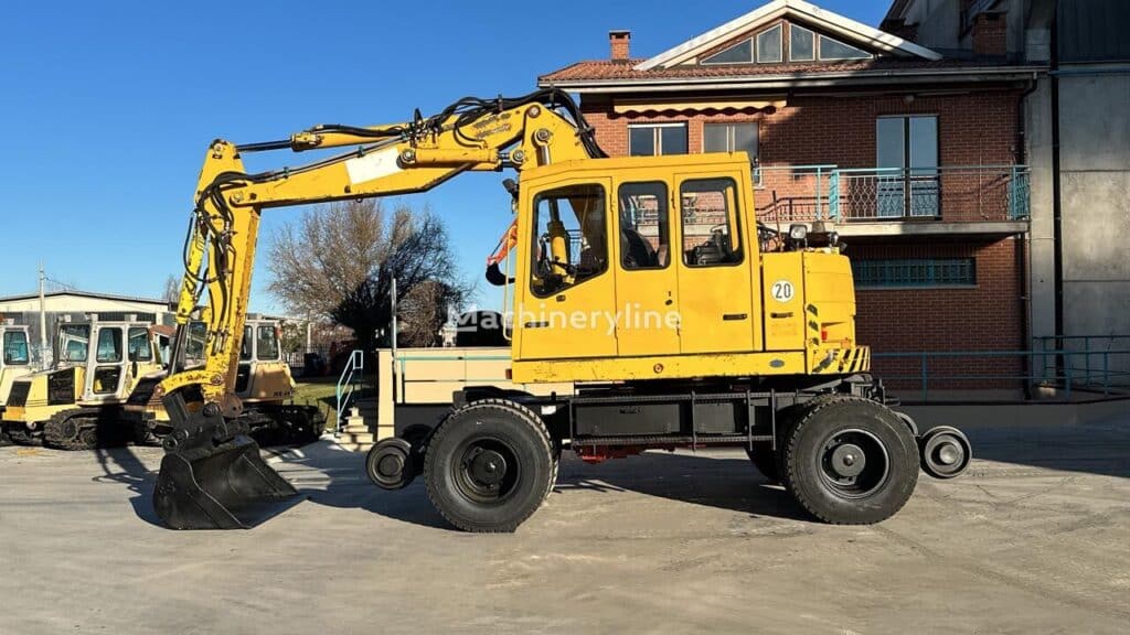 1997 Fuchs MHB 230 ZW Excavator - Wheel for sale — view 2