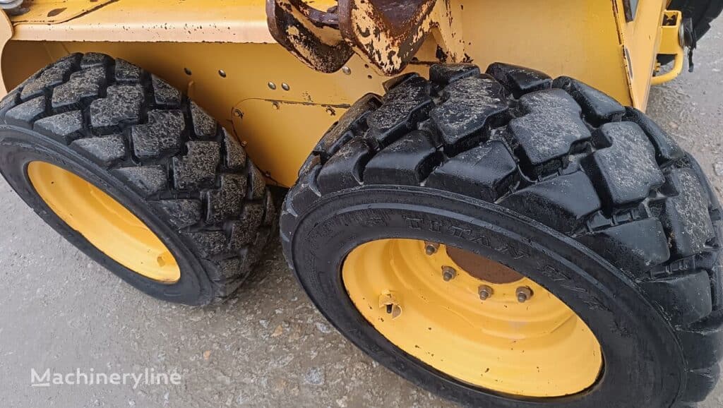 2010 Gehl Loader - Wheel Skid Steer for sale — view 4