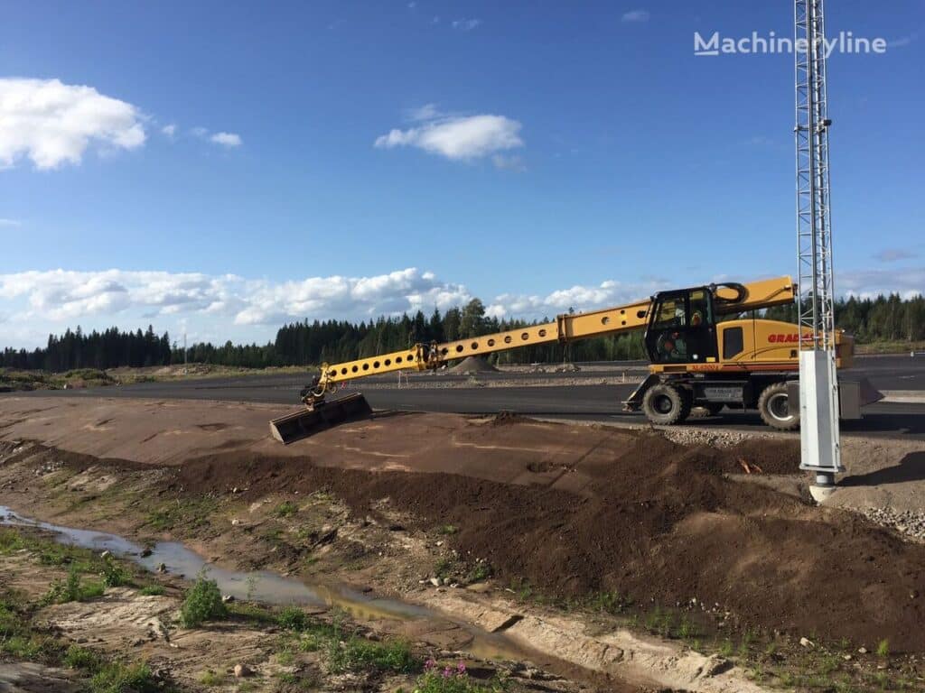 2005 Gradall Excavator - Wheel for sale — view 4